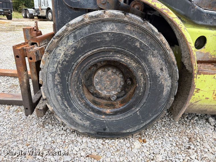 image for item FN2595 Clark CGP25 forklift
