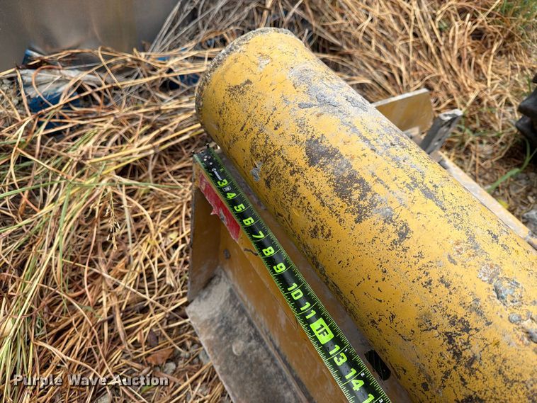 image for item FN2596 John Deere 3320 MFWD tractor
