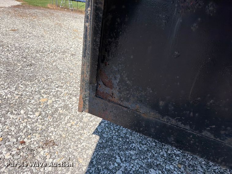 image for item FN5859 1996 Diamond D Featherlite  livestock trailer