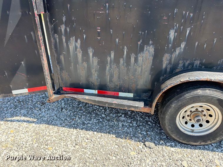 image for item FN5859 1996 Diamond D Featherlite  livestock trailer