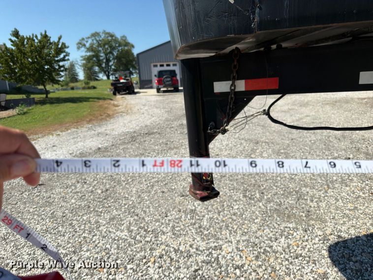 image for item FN5859 1996 Diamond D Featherlite  livestock trailer