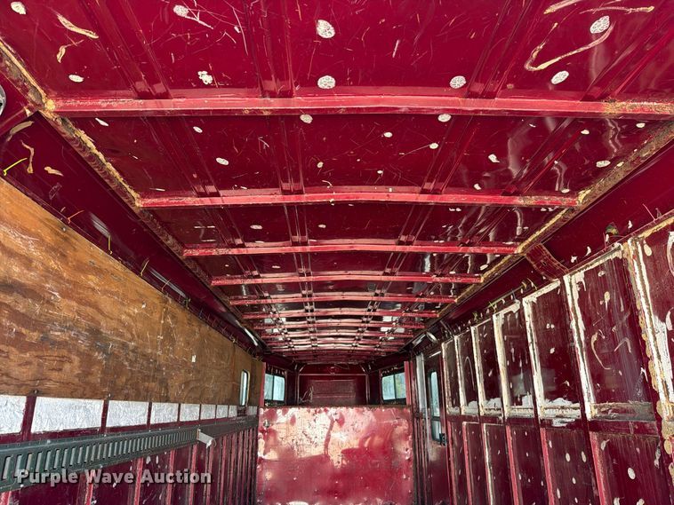 image for item FN5859 1996 Diamond D Featherlite  livestock trailer