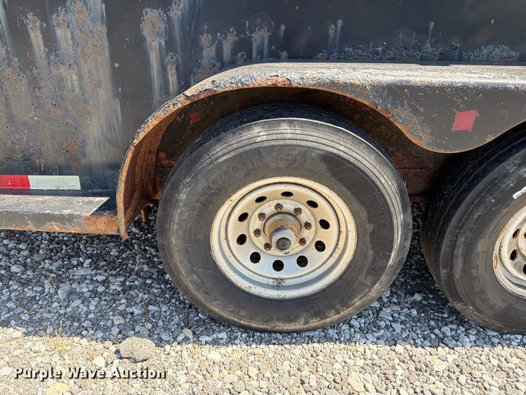 image for item FN5859 1996 Diamond D Featherlite  livestock trailer