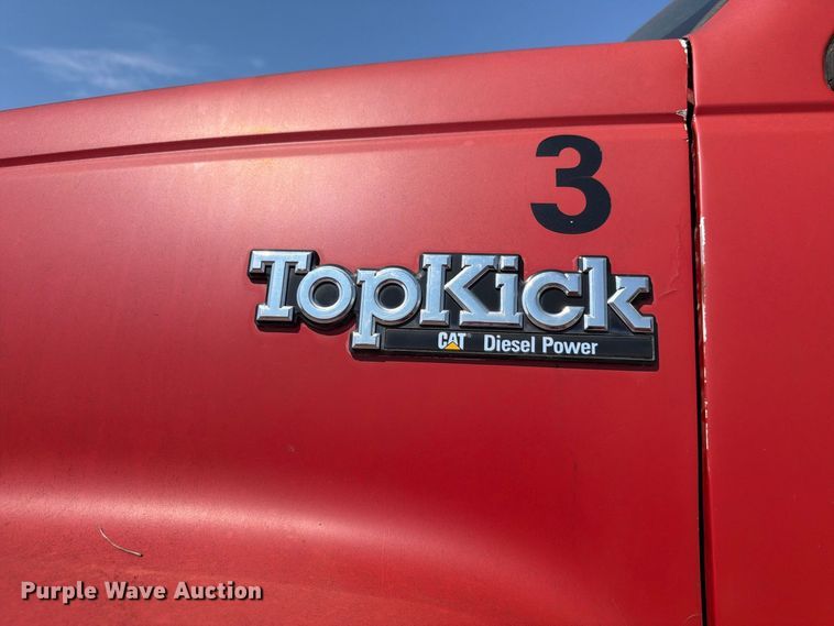 image for item FP3033 1996 GMC Topkick C6 box truck