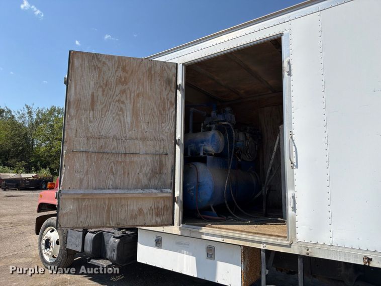 image for item FP3033 1996 GMC Topkick C6 box truck