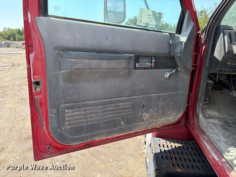 image for item FP3033 1996 GMC Topkick C6 box truck
