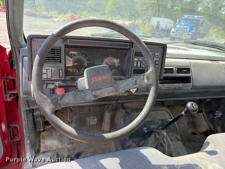 image for item FP3033 1996 GMC Topkick C6 box truck