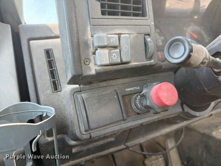 image for item FP3033 1996 GMC Topkick C6 box truck