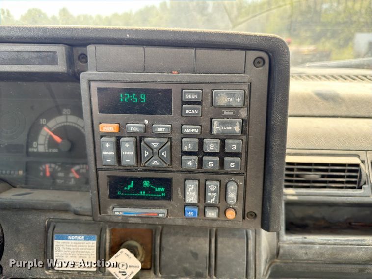 image for item FP3033 1996 GMC Topkick C6 box truck
