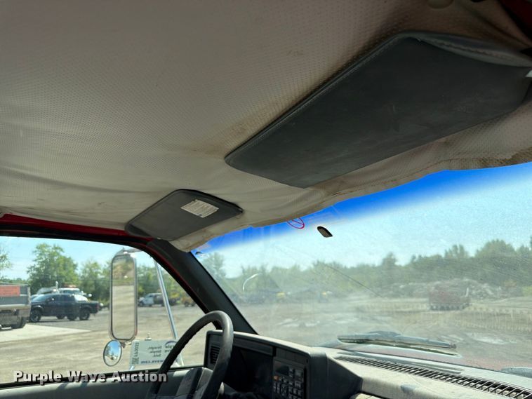 image for item FP3033 1996 GMC Topkick C6 box truck