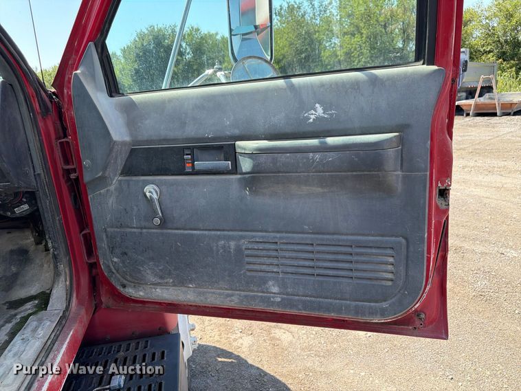 image for item FP3033 1996 GMC Topkick C6 box truck
