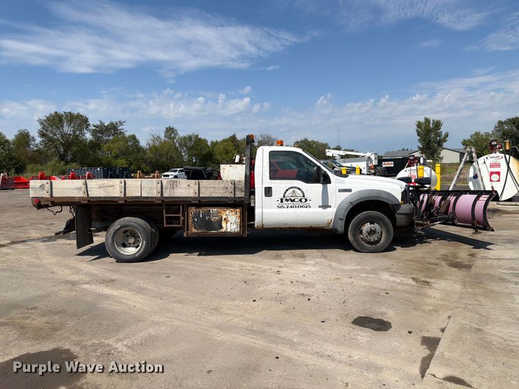 image for item FP3078 2006 Ford F350 Super Duty flatbed pickup truck