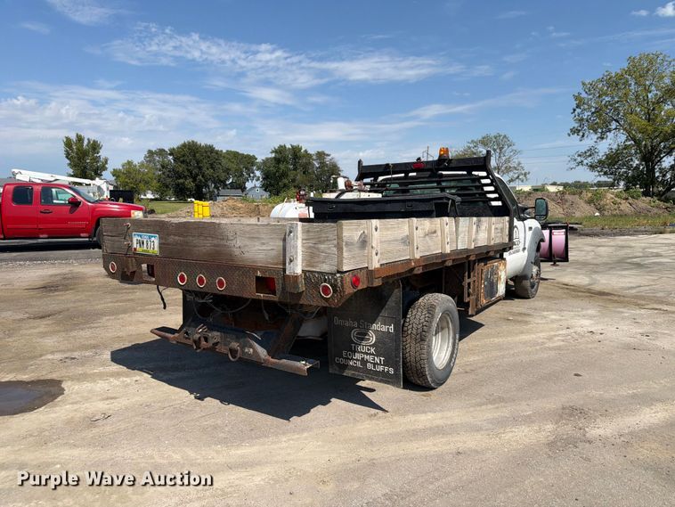 image for item FP3078 2006 Ford F350 Super Duty flatbed pickup truck