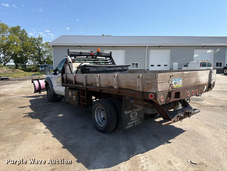 image for item FP3078 2006 Ford F350 Super Duty flatbed pickup truck