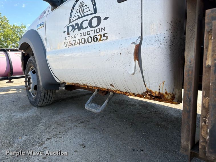 image for item FP3078 2006 Ford F350 Super Duty flatbed pickup truck