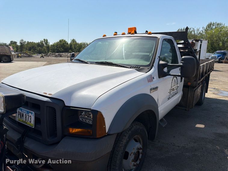 image for item FP3078 2006 Ford F350 Super Duty flatbed pickup truck