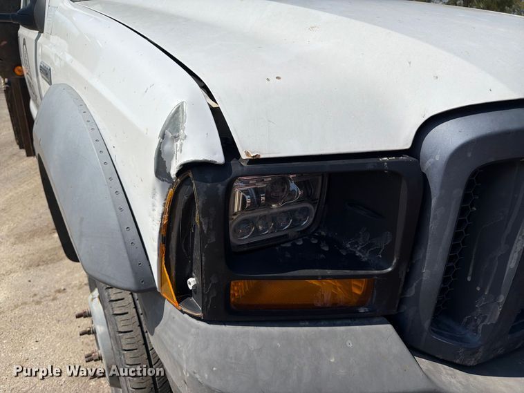 image for item FP3078 2006 Ford F350 Super Duty flatbed pickup truck