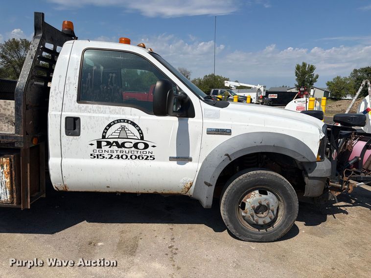 image for item FP3078 2006 Ford F350 Super Duty flatbed pickup truck
