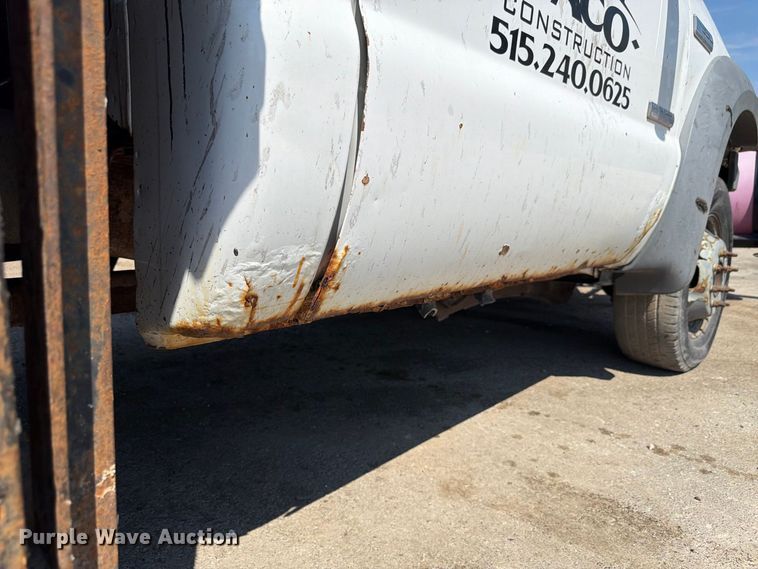 image for item FP3078 2006 Ford F350 Super Duty flatbed pickup truck