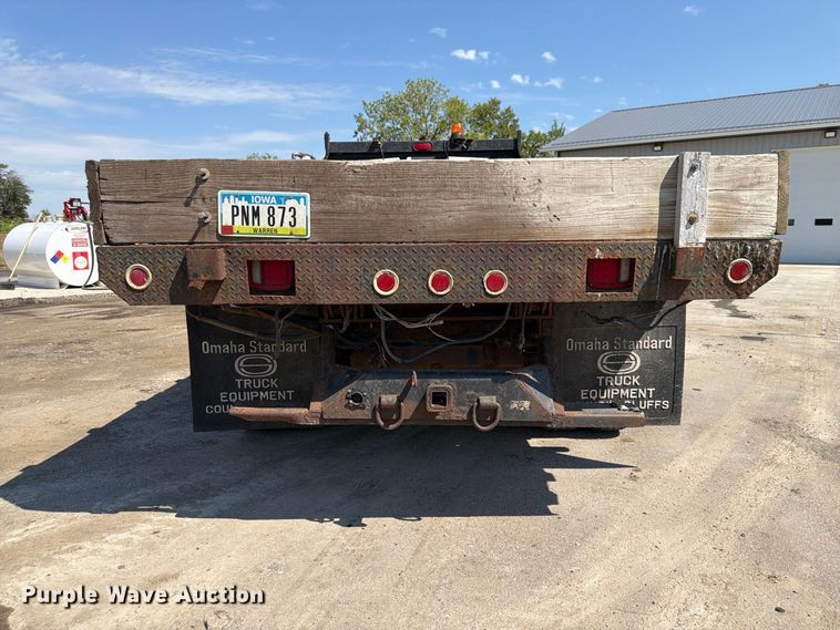 image for item FP3078 2006 Ford F350 Super Duty flatbed pickup truck