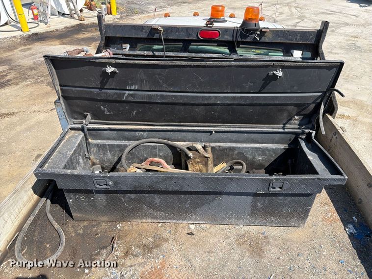 image for item FP3078 2006 Ford F350 Super Duty flatbed pickup truck
