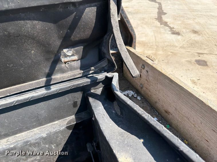image for item FP3078 2006 Ford F350 Super Duty flatbed pickup truck
