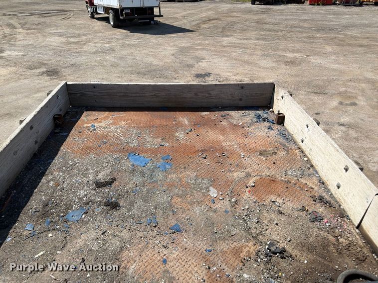 image for item FP3078 2006 Ford F350 Super Duty flatbed pickup truck