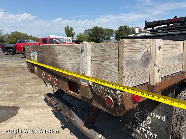 image for item FP3078 2006 Ford F350 Super Duty flatbed pickup truck