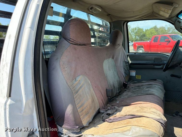 image for item FP3078 2006 Ford F350 Super Duty flatbed pickup truck