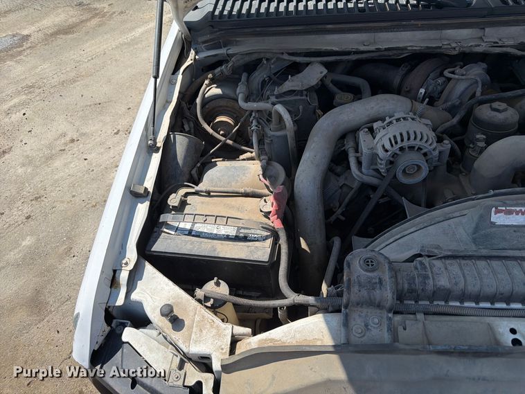 image for item FP3078 2006 Ford F350 Super Duty flatbed pickup truck
