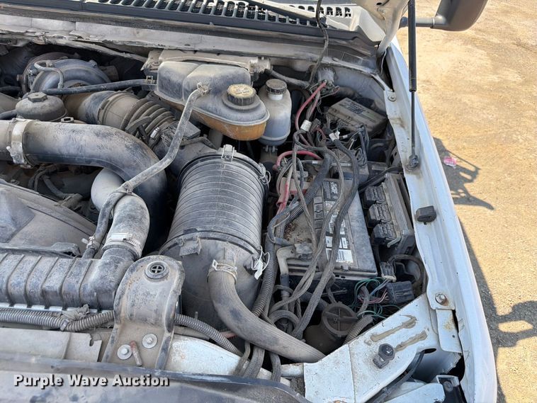 image for item FP3078 2006 Ford F350 Super Duty flatbed pickup truck
