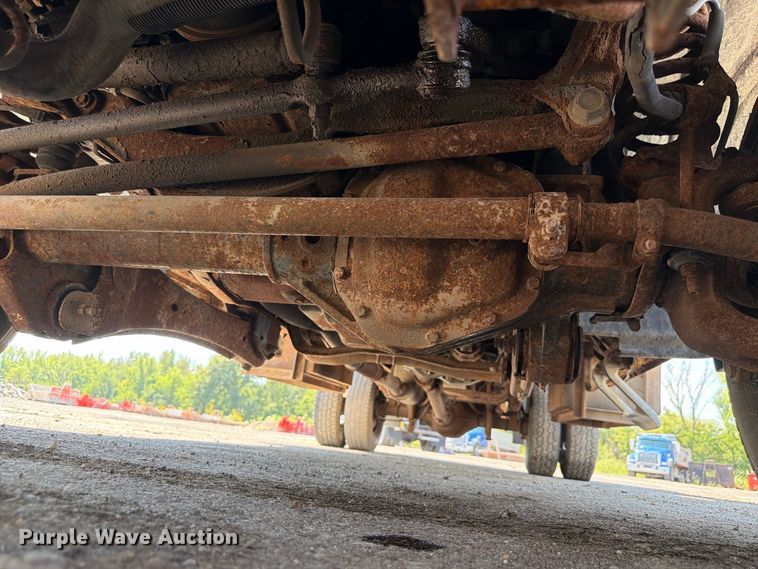 image for item FP3078 2006 Ford F350 Super Duty flatbed pickup truck