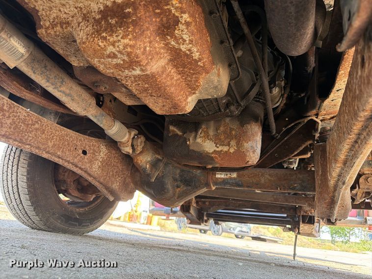 image for item FP3078 2006 Ford F350 Super Duty flatbed pickup truck