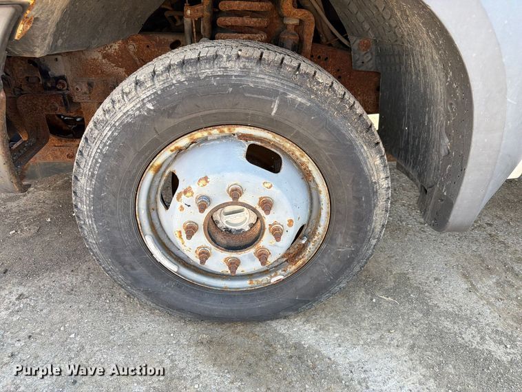 image for item FP3078 2006 Ford F350 Super Duty flatbed pickup truck