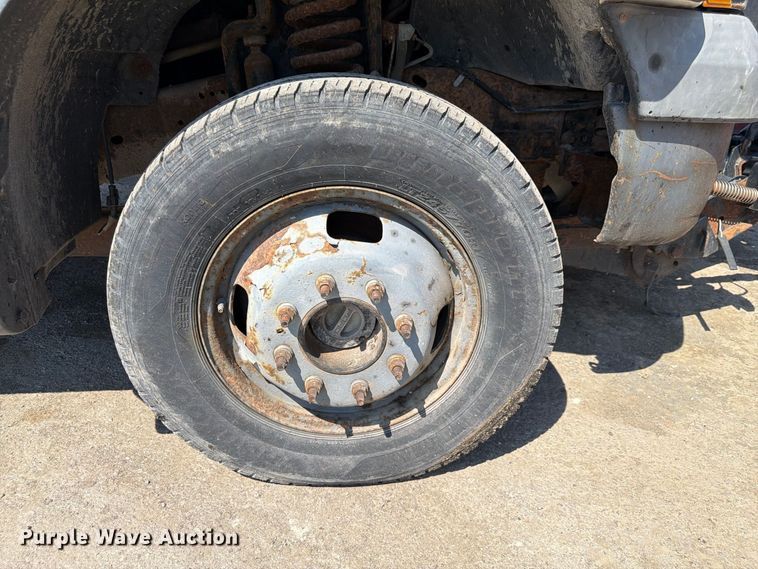 image for item FP3078 2006 Ford F350 Super Duty flatbed pickup truck