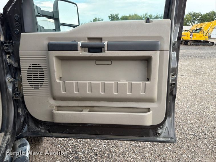 image for item FP3079 2008 Ford F550 Super Duty flatbed truck