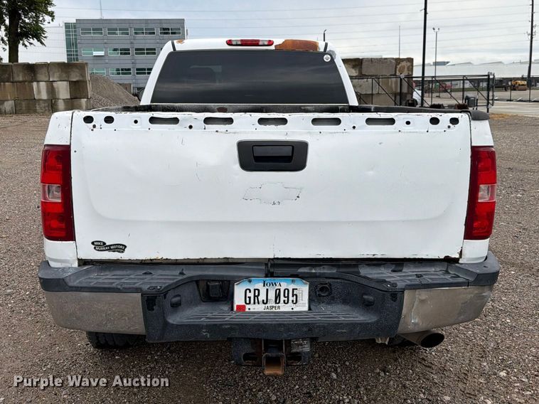 image for item FP3081 2013 Chevrolet Silverado 2500 Crew Cab pickup truck