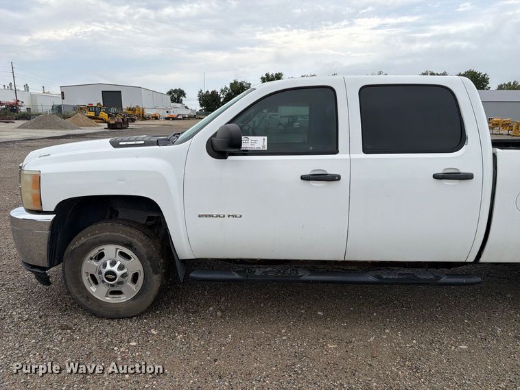 image for item FP3081 2013 Chevrolet Silverado 2500 Crew Cab pickup truck