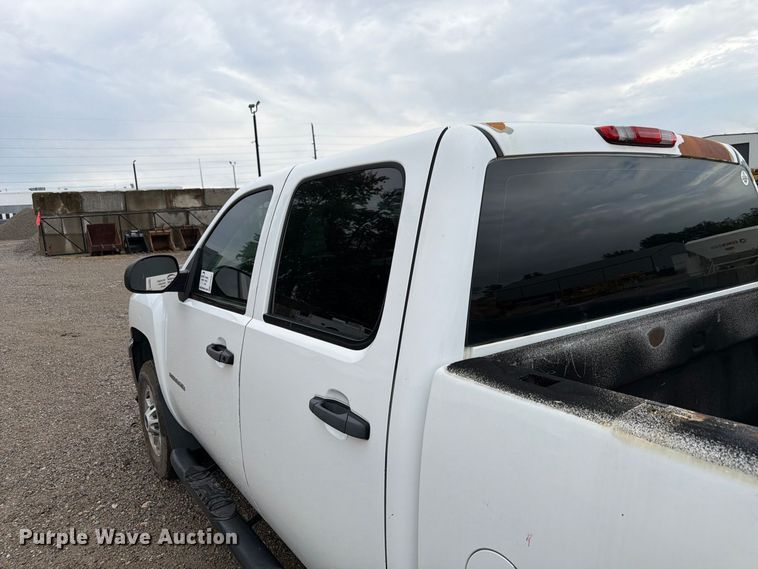 image for item FP3081 2013 Chevrolet Silverado 2500 Crew Cab pickup truck