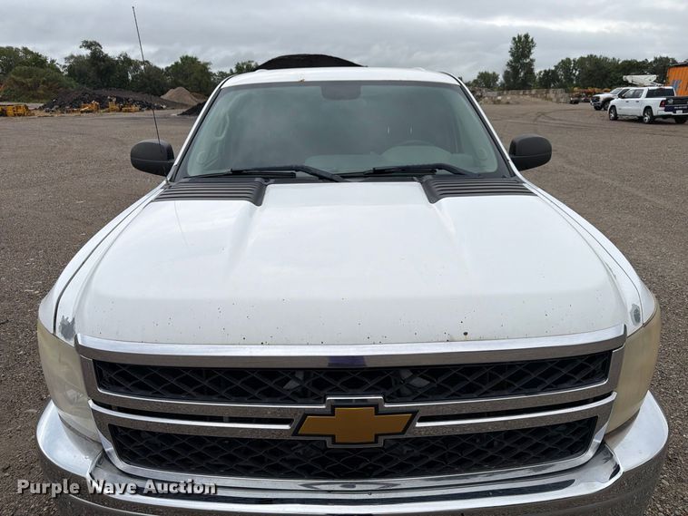 image for item FP3081 2013 Chevrolet Silverado 2500 Crew Cab pickup truck