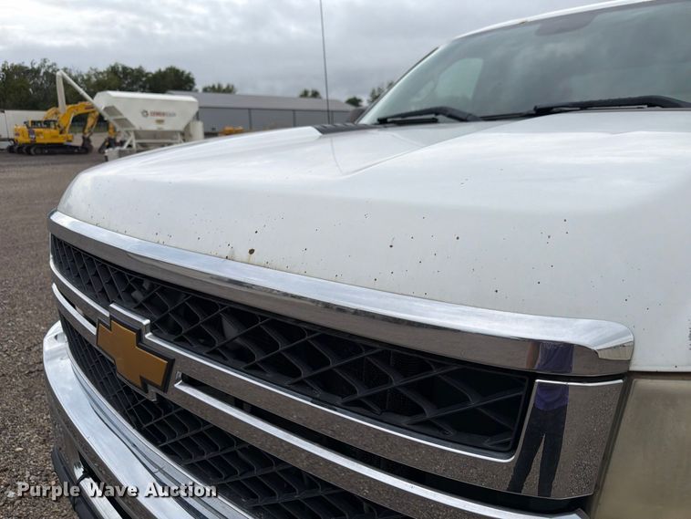 image for item FP3081 2013 Chevrolet Silverado 2500 Crew Cab pickup truck