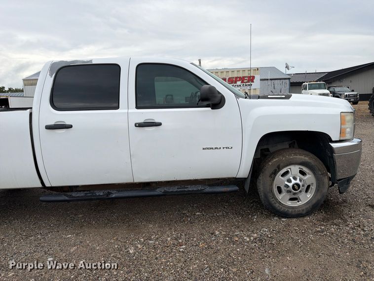 image for item FP3081 2013 Chevrolet Silverado 2500 Crew Cab pickup truck