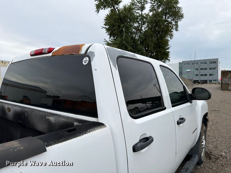 image for item FP3081 2013 Chevrolet Silverado 2500 Crew Cab pickup truck