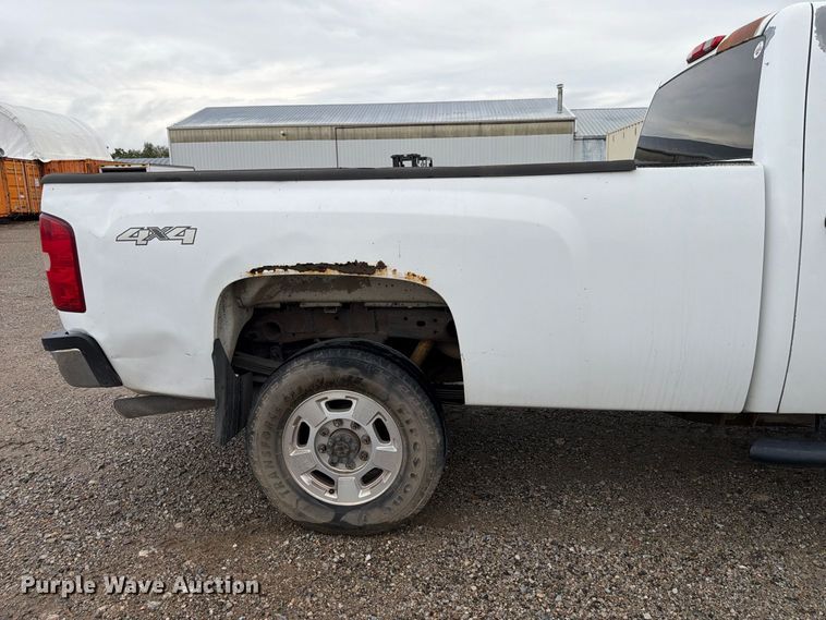 image for item FP3081 2013 Chevrolet Silverado 2500 Crew Cab pickup truck