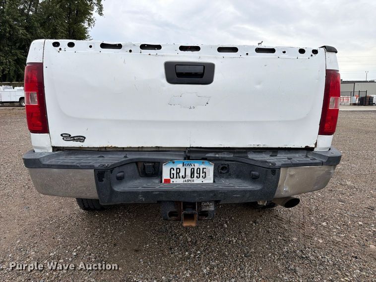 image for item FP3081 2013 Chevrolet Silverado 2500 Crew Cab pickup truck