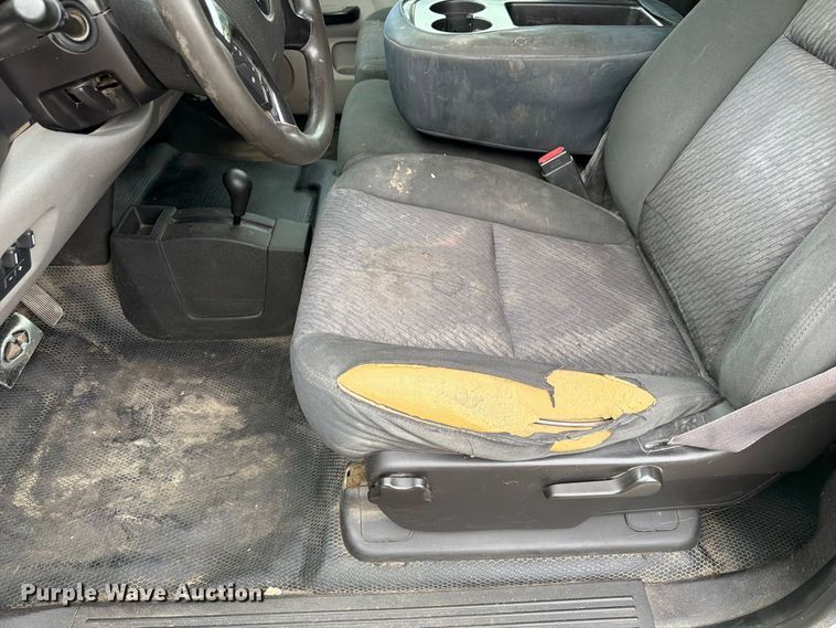 image for item FP3081 2013 Chevrolet Silverado 2500 Crew Cab pickup truck