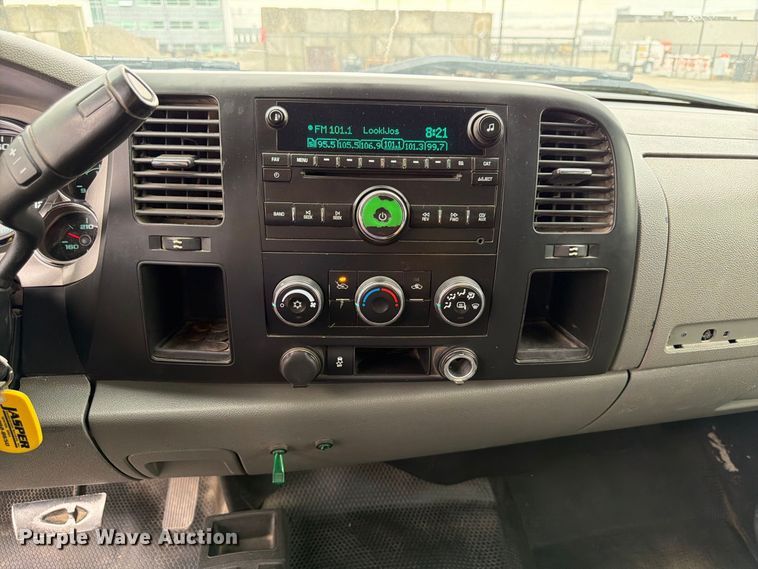 image for item FP3081 2013 Chevrolet Silverado 2500 Crew Cab pickup truck