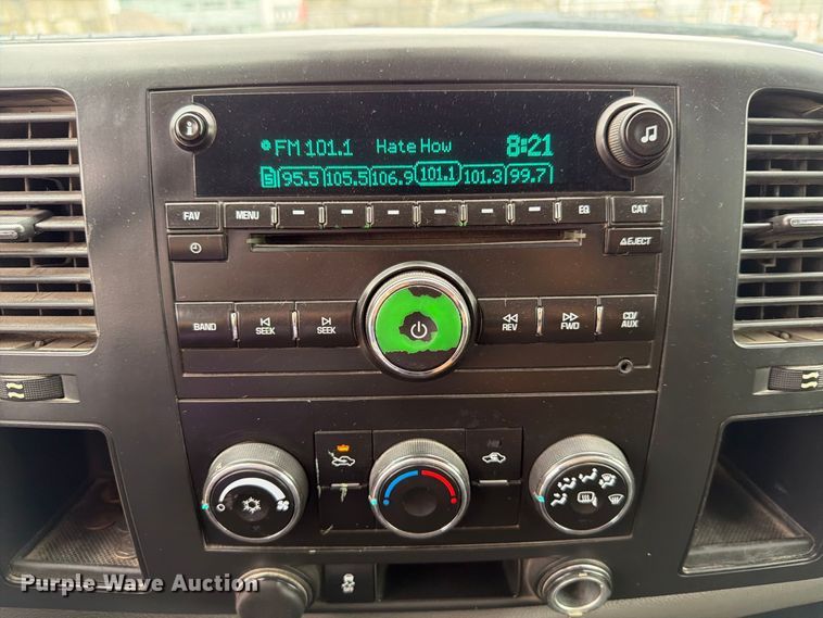 image for item FP3081 2013 Chevrolet Silverado 2500 Crew Cab pickup truck