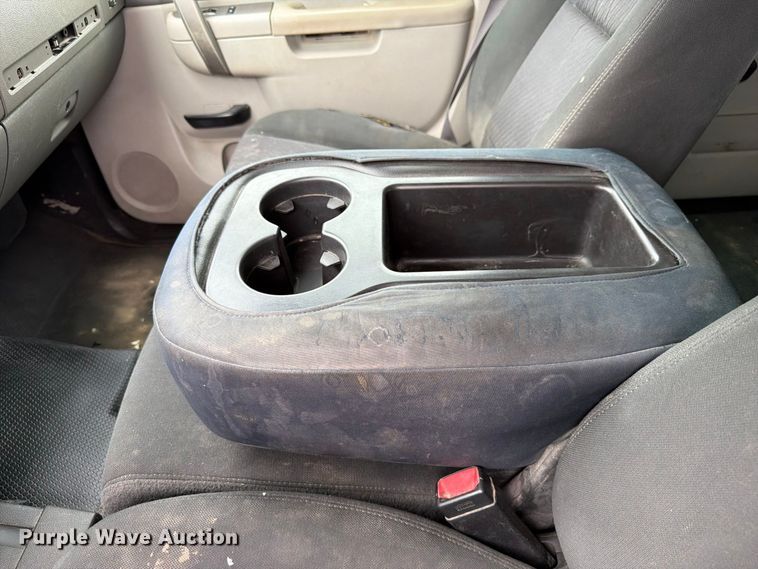 image for item FP3081 2013 Chevrolet Silverado 2500 Crew Cab pickup truck