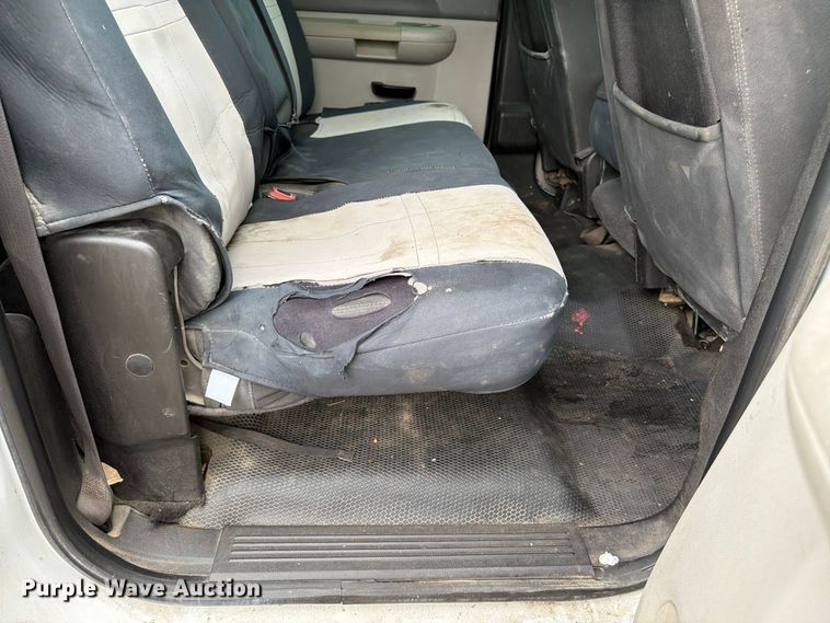 image for item FP3081 2013 Chevrolet Silverado 2500 Crew Cab pickup truck